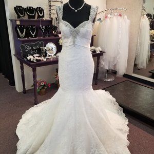 Mary's C7945 Size 6 Ivory Bridal/Wedding Gown